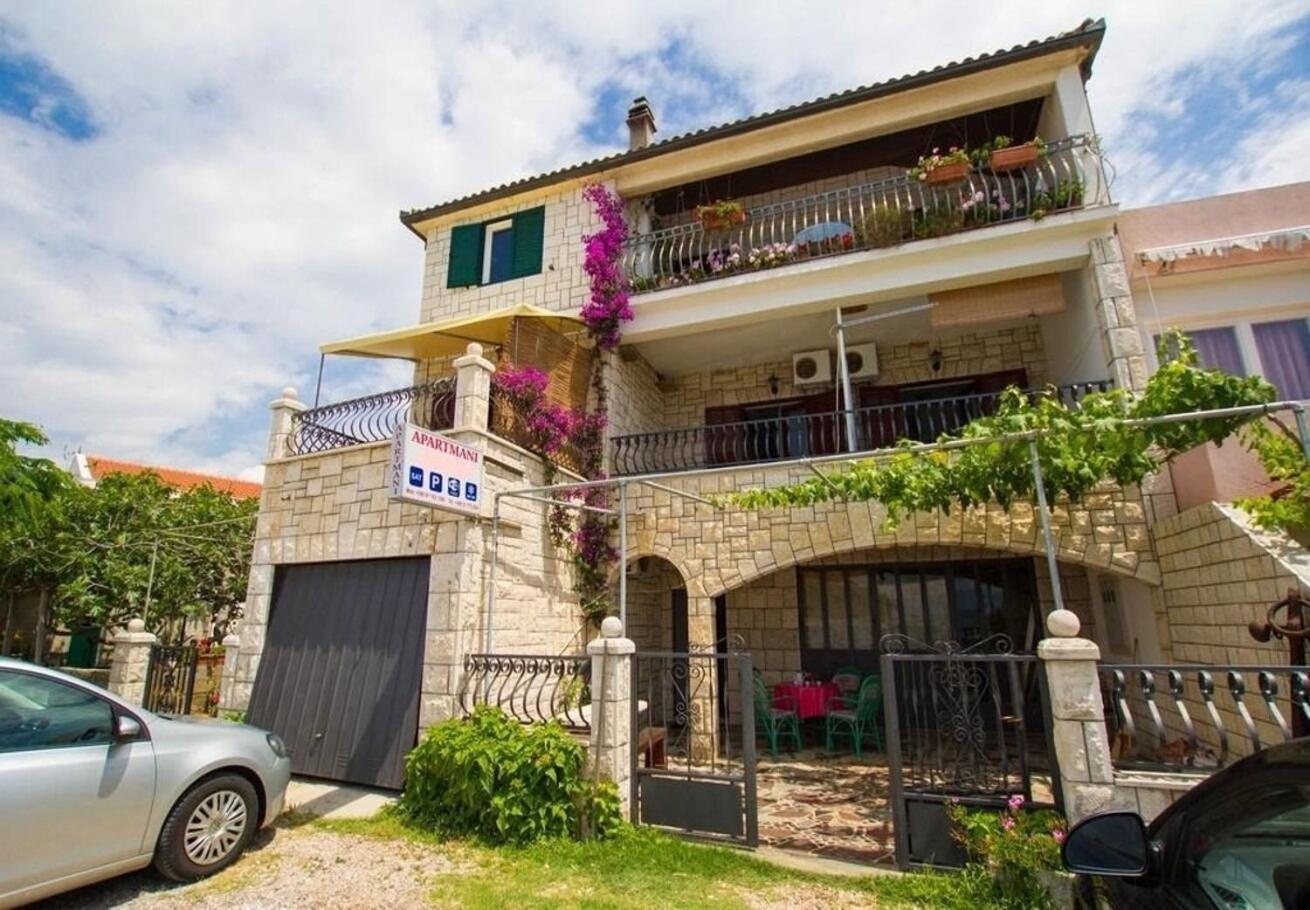 Apartments Juri Sucuraj Exterior photo